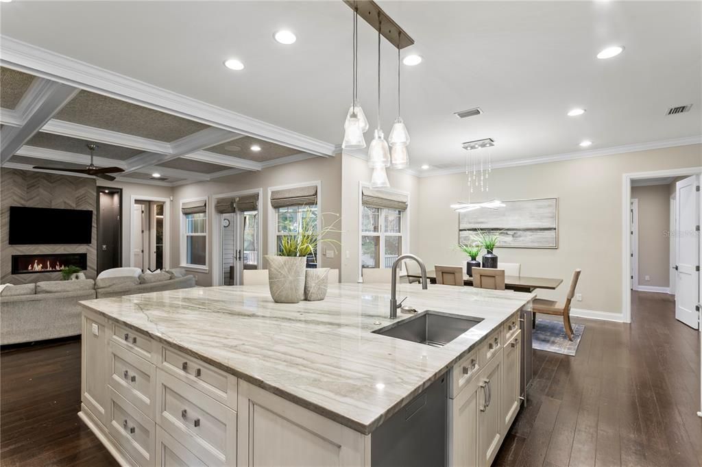 En Venta: $2,995,000 (5 camas, 6 baños, 5185 Pies cuadrados)