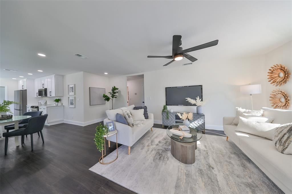Active With Contract: $2,850 (2 beds, 2 baths, 1202 Square Feet)