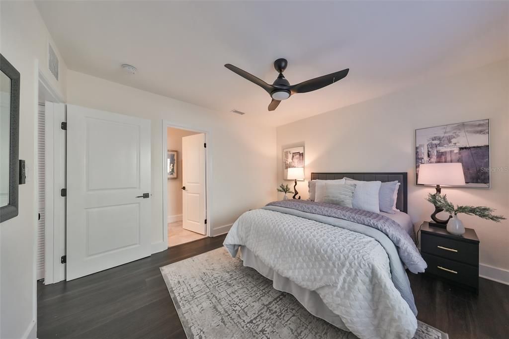 Active With Contract: $2,850 (2 beds, 2 baths, 1202 Square Feet)