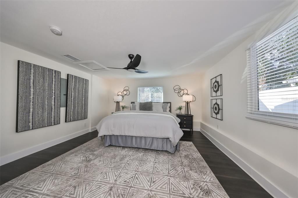 Active With Contract: $2,850 (2 beds, 2 baths, 1202 Square Feet)