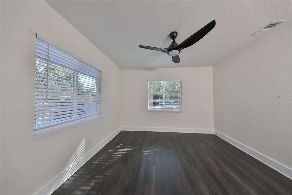 Active With Contract: $2,850 (2 beds, 2 baths, 1202 Square Feet)