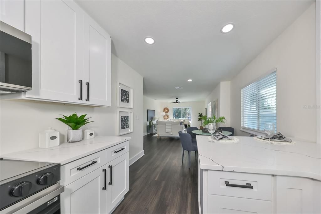 Active With Contract: $2,850 (2 beds, 2 baths, 1202 Square Feet)