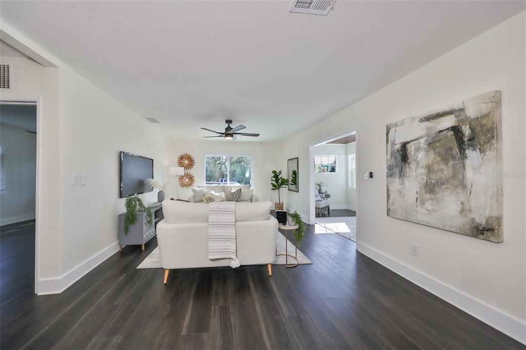 Active With Contract: $2,850 (2 beds, 2 baths, 1202 Square Feet)