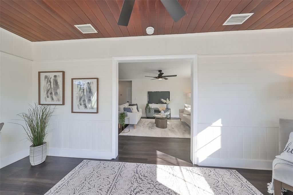 Active With Contract: $2,850 (2 beds, 2 baths, 1202 Square Feet)