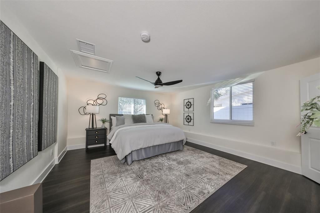 Active With Contract: $2,850 (2 beds, 2 baths, 1202 Square Feet)