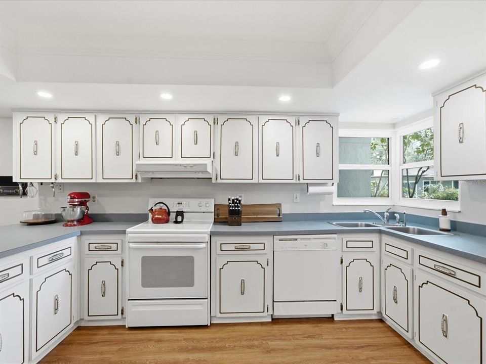 На продажу: $450,000 (2 спален, 2 ванн, 1784 Квадратных фут)