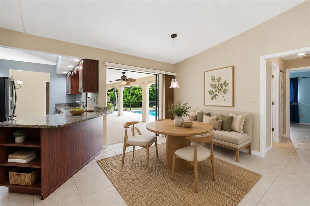 Под контрактом: $369,888 (3 спален, 2 ванн, 1841 Квадратных фут)