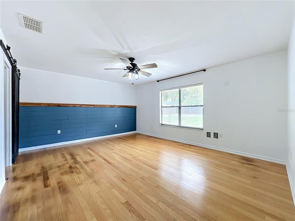 Activo con contrato: $350,000 (4 camas, 2 baños, 1612 Pies cuadrados)