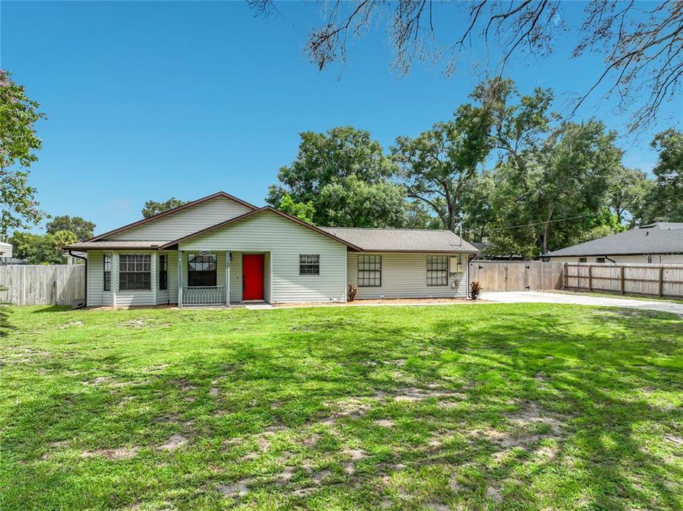 Activo con contrato: $350,000 (4 camas, 2 baños, 1612 Pies cuadrados)