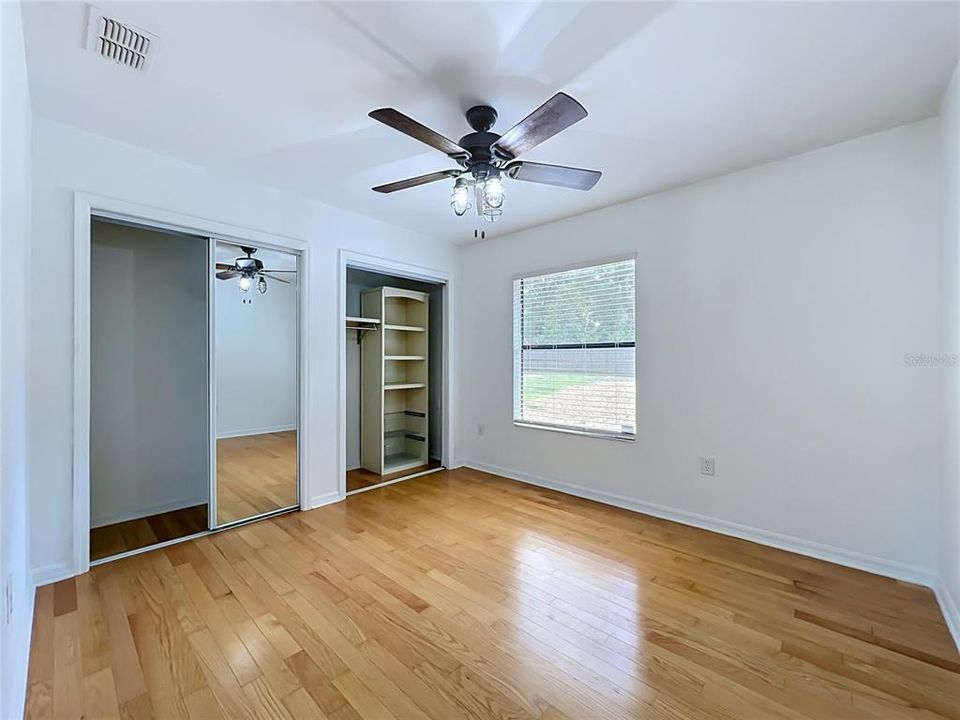 Activo con contrato: $350,000 (4 camas, 2 baños, 1612 Pies cuadrados)