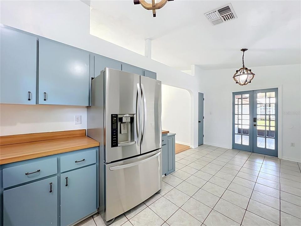 Activo con contrato: $350,000 (4 camas, 2 baños, 1612 Pies cuadrados)