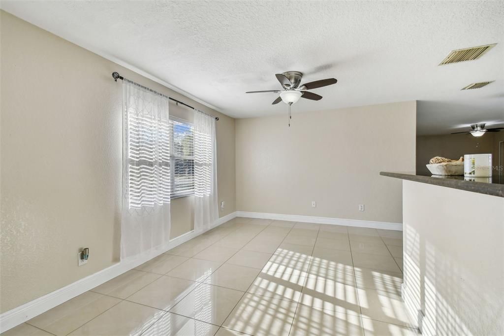 For Rent: $2,800 (3 beds, 2 baths, 1294 Square Feet)