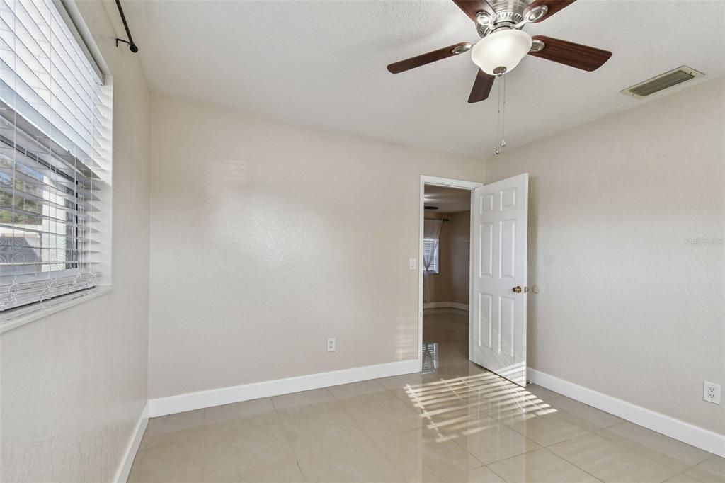 For Rent: $2,800 (3 beds, 2 baths, 1294 Square Feet)
