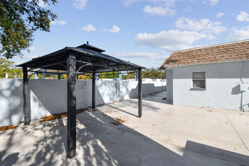 For Rent: $2,800 (3 beds, 2 baths, 1294 Square Feet)
