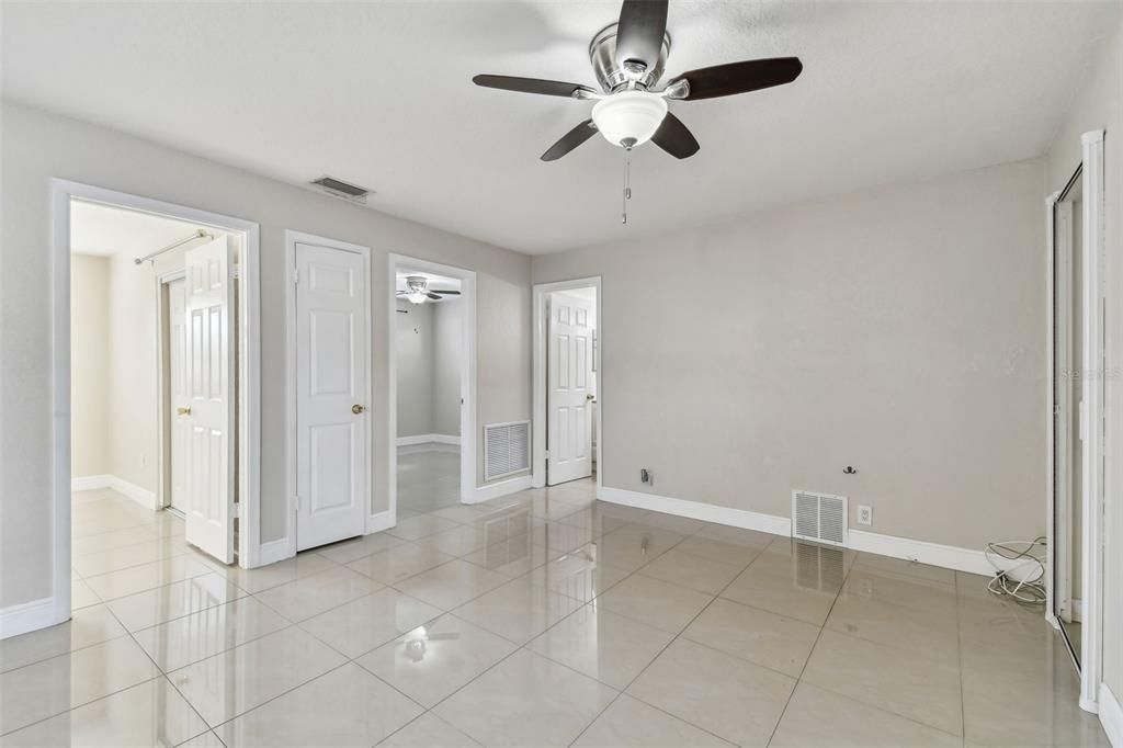 For Rent: $2,800 (3 beds, 2 baths, 1294 Square Feet)
