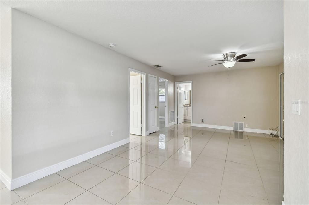 For Rent: $2,800 (3 beds, 2 baths, 1294 Square Feet)