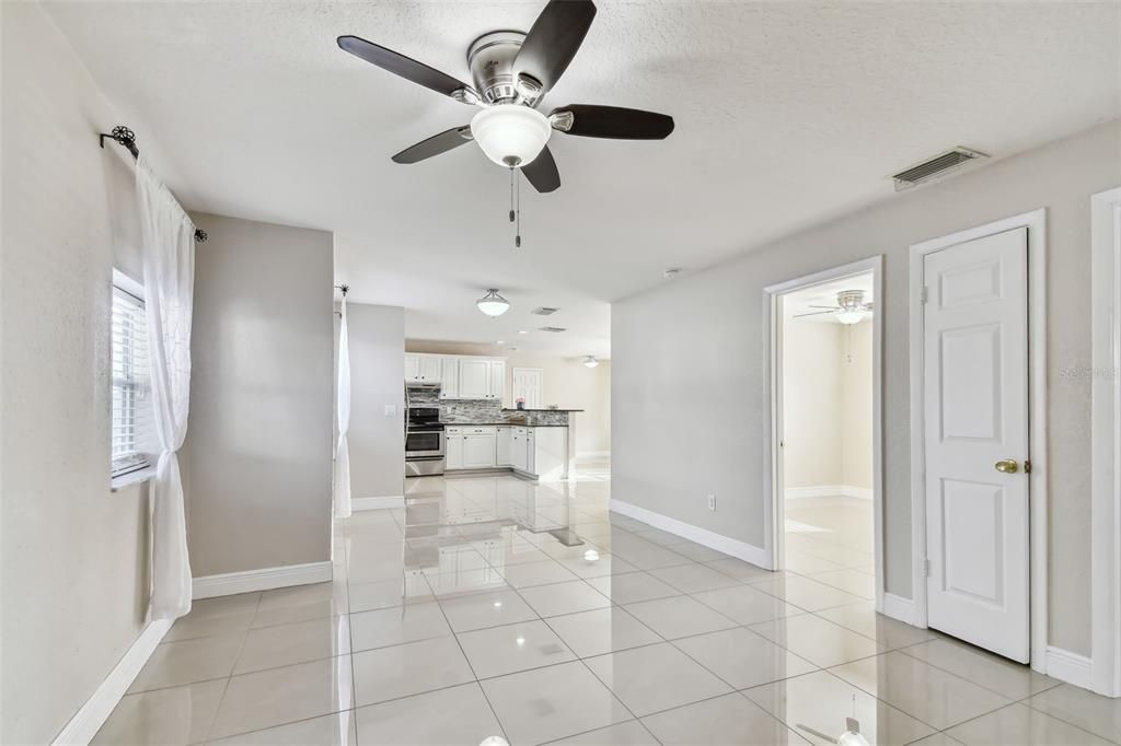 For Rent: $2,800 (3 beds, 2 baths, 1294 Square Feet)