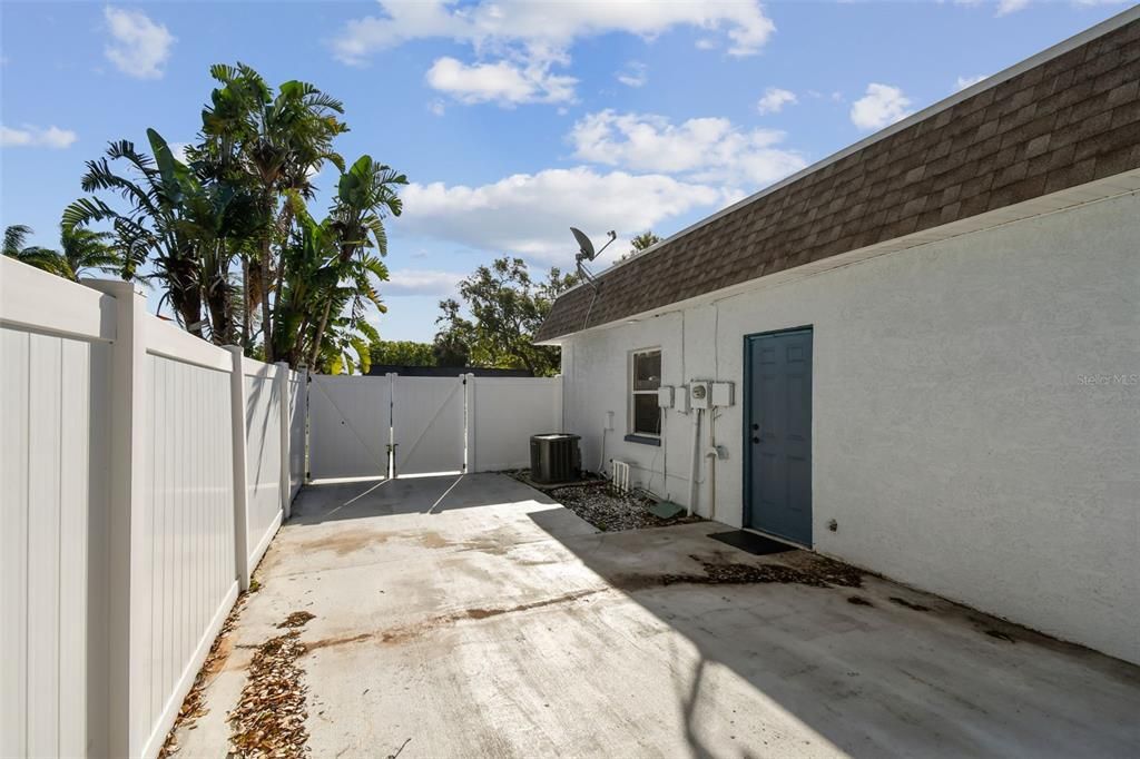 For Rent: $2,800 (3 beds, 2 baths, 1294 Square Feet)