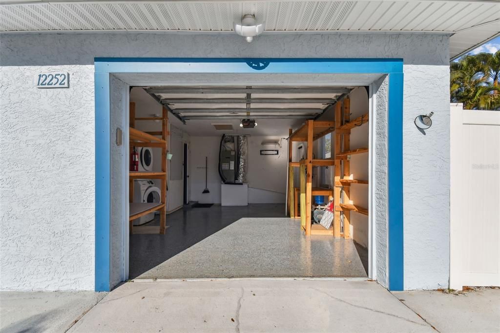 For Rent: $2,800 (3 beds, 2 baths, 1294 Square Feet)
