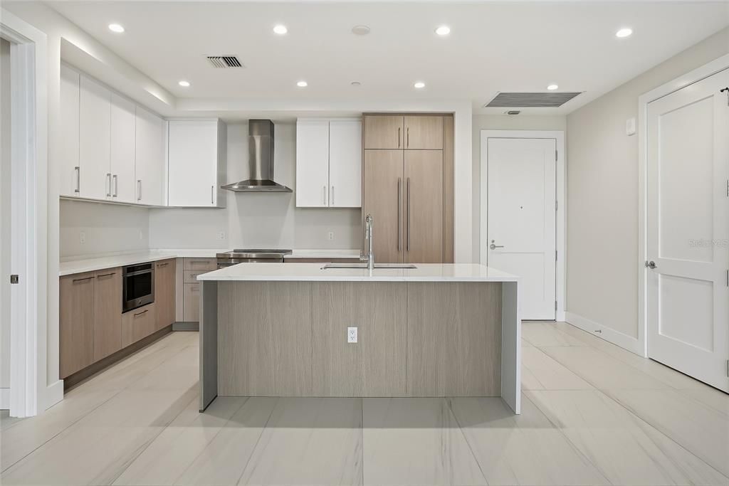 В аренду: $5,900 (2 спален, 2 ванн, 1312 Квадратных фут)