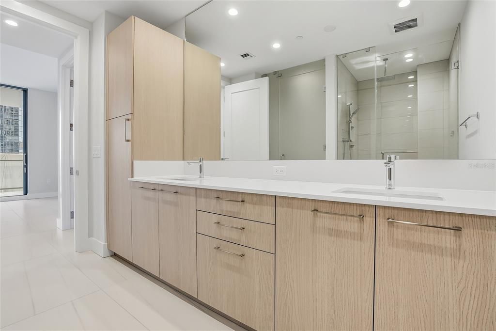 В аренду: $5,900 (2 спален, 2 ванн, 1312 Квадратных фут)