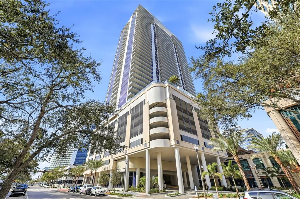 В аренду: $5,900 (2 спален, 2 ванн, 1312 Квадратных фут)
