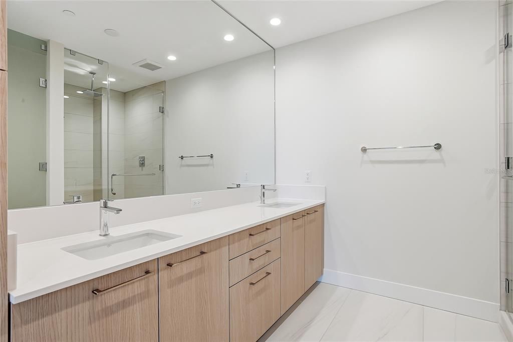 В аренду: $5,900 (2 спален, 2 ванн, 1312 Квадратных фут)