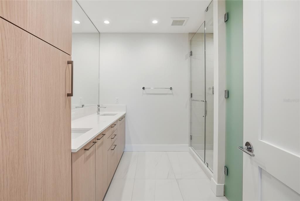 В аренду: $5,900 (2 спален, 2 ванн, 1312 Квадратных фут)