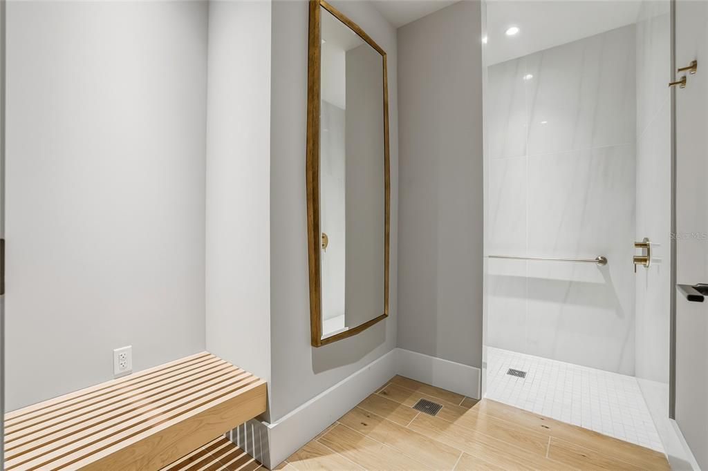 В аренду: $5,900 (2 спален, 2 ванн, 1312 Квадратных фут)