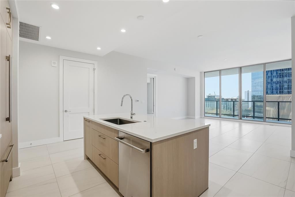 В аренду: $5,900 (2 спален, 2 ванн, 1312 Квадратных фут)