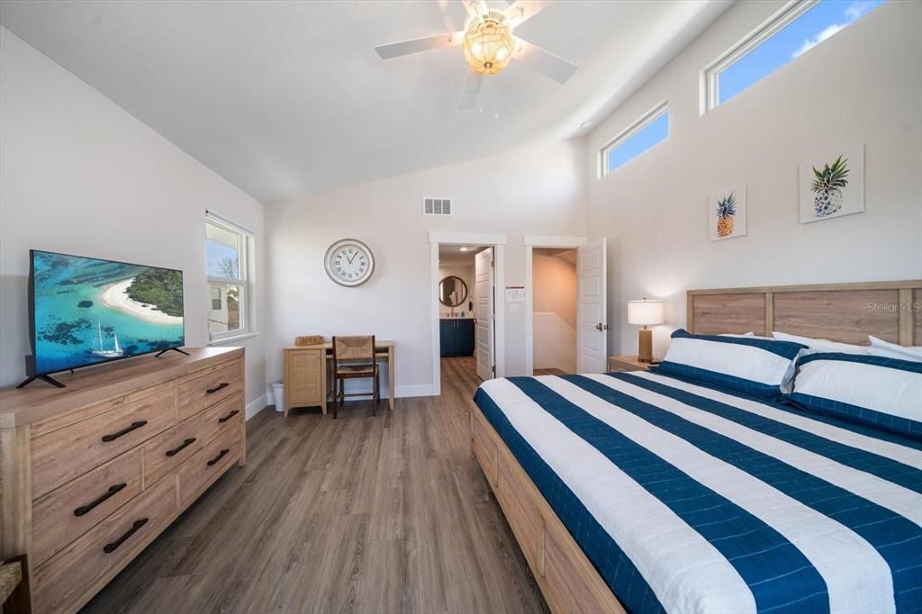 For Sale: $1,525,000 (6 beds, 0 baths, 3060 Square Feet)