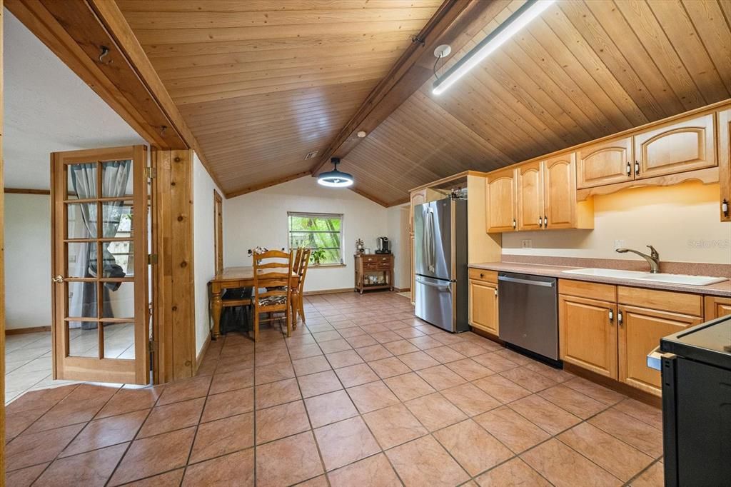 На продажу: $375,000 (3 спален, 2 ванн, 1457 Квадратных фут)