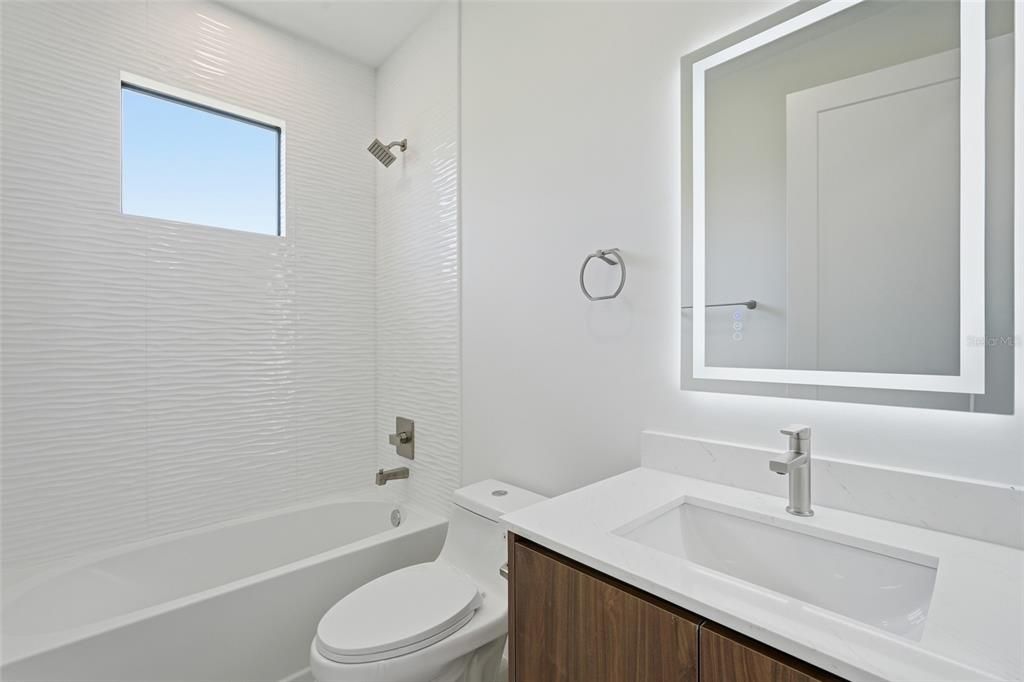 En Venta: $490,000 (3 camas, 2 baños, 1726 Pies cuadrados)