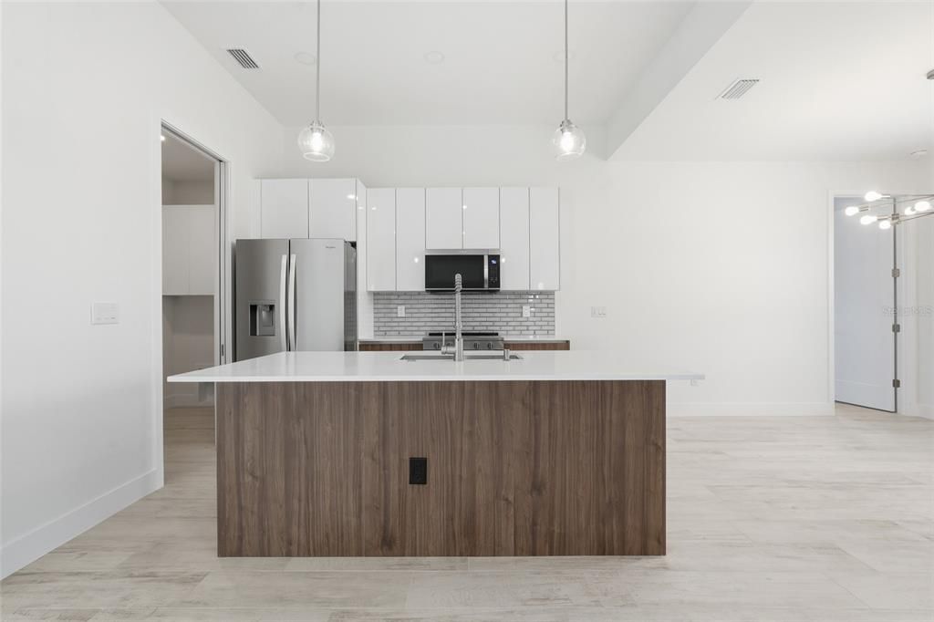En Venta: $490,000 (3 camas, 2 baños, 1726 Pies cuadrados)
