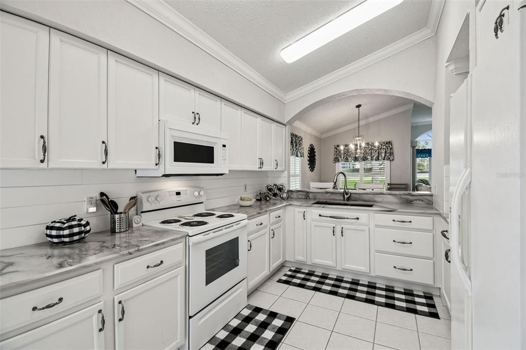 En Venta: $289,000 (3 camas, 2 baños, 1585 Pies cuadrados)