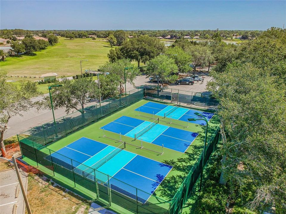 En Venta: $289,000 (3 camas, 2 baños, 1585 Pies cuadrados)