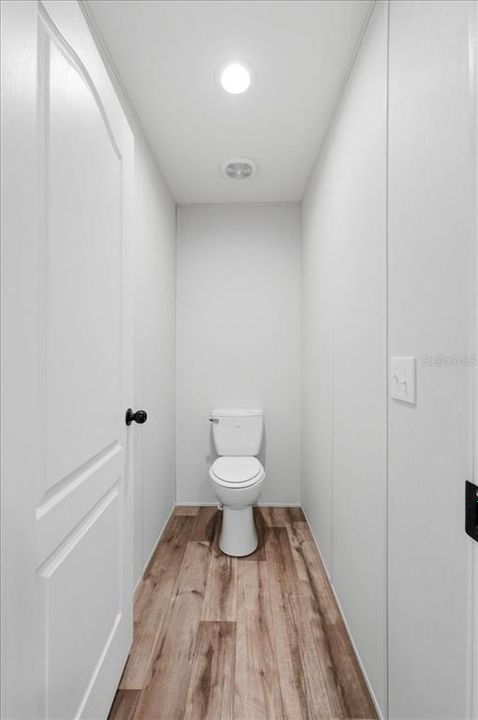 Под контрактом: $295,999 (3 спален, 2 ванн, 1580 Квадратных фут)