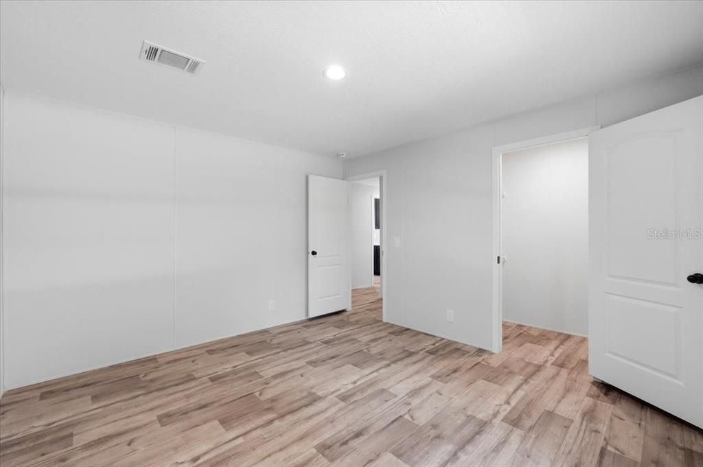 Под контрактом: $295,999 (3 спален, 2 ванн, 1580 Квадратных фут)