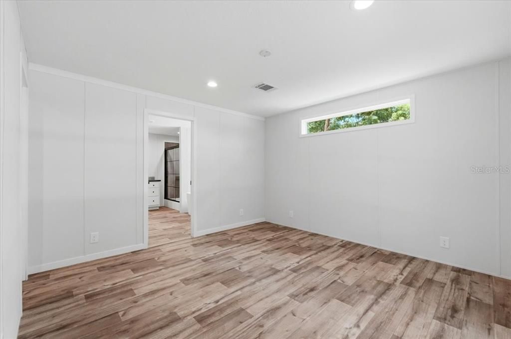 Под контрактом: $295,999 (3 спален, 2 ванн, 1580 Квадратных фут)