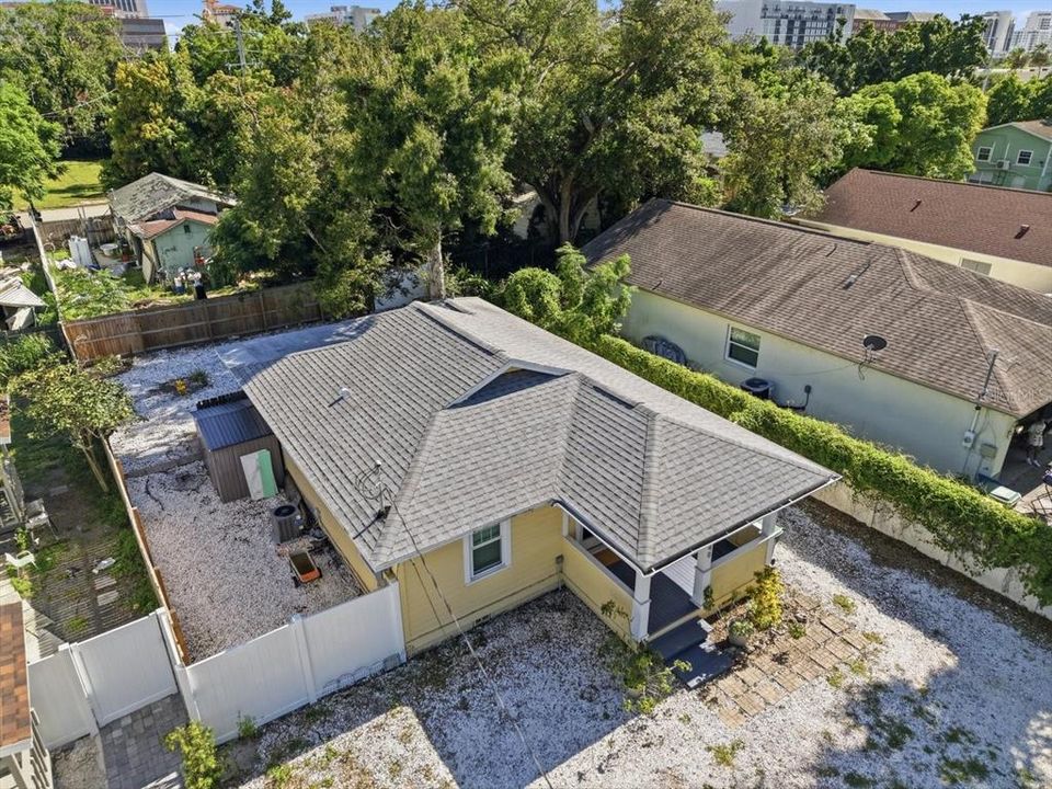 For Sale: $349,900 (2 beds, 1 baths, 912 Square Feet)