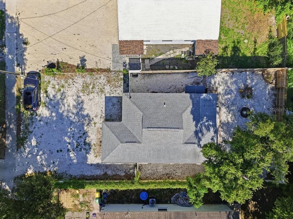 For Sale: $349,900 (2 beds, 1 baths, 912 Square Feet)