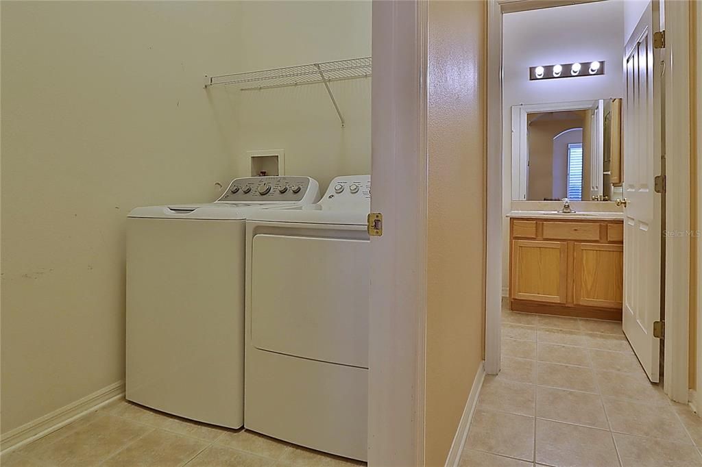 На продажу: $289,000 (2 спален, 2 ванн, 1454 Квадратных фут)