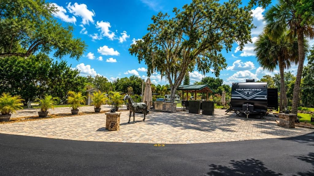 На продажу: $375,000 (0.10 acres)