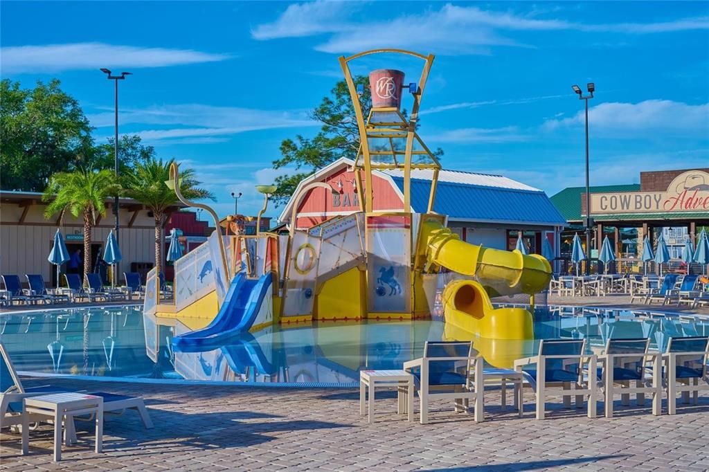 На продажу: $375,000 (0.10 acres)