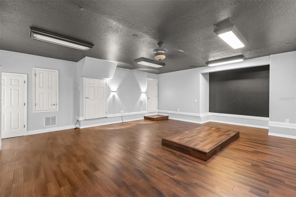 En Venta: $799,000 (3 camas, 3 baños, 3402 Pies cuadrados)