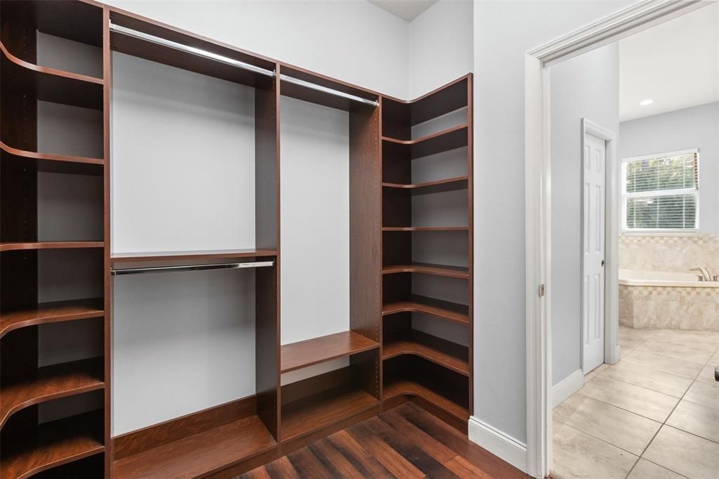 En Venta: $799,000 (3 camas, 3 baños, 3402 Pies cuadrados)