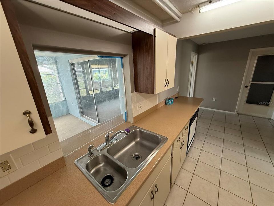 На продажу: $215,000 (3 спален, 2 ванн, 1634 Квадратных фут)