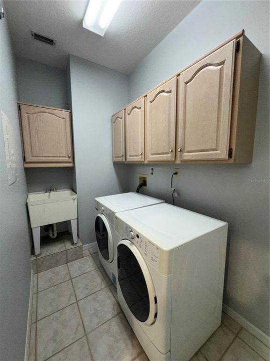 На продажу: $425,000 (3 спален, 2 ванн, 1799 Квадратных фут)