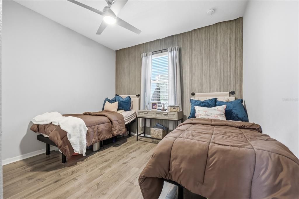 На продажу: $389,900 (5 спален, 3 ванн, 2456 Квадратных фут)