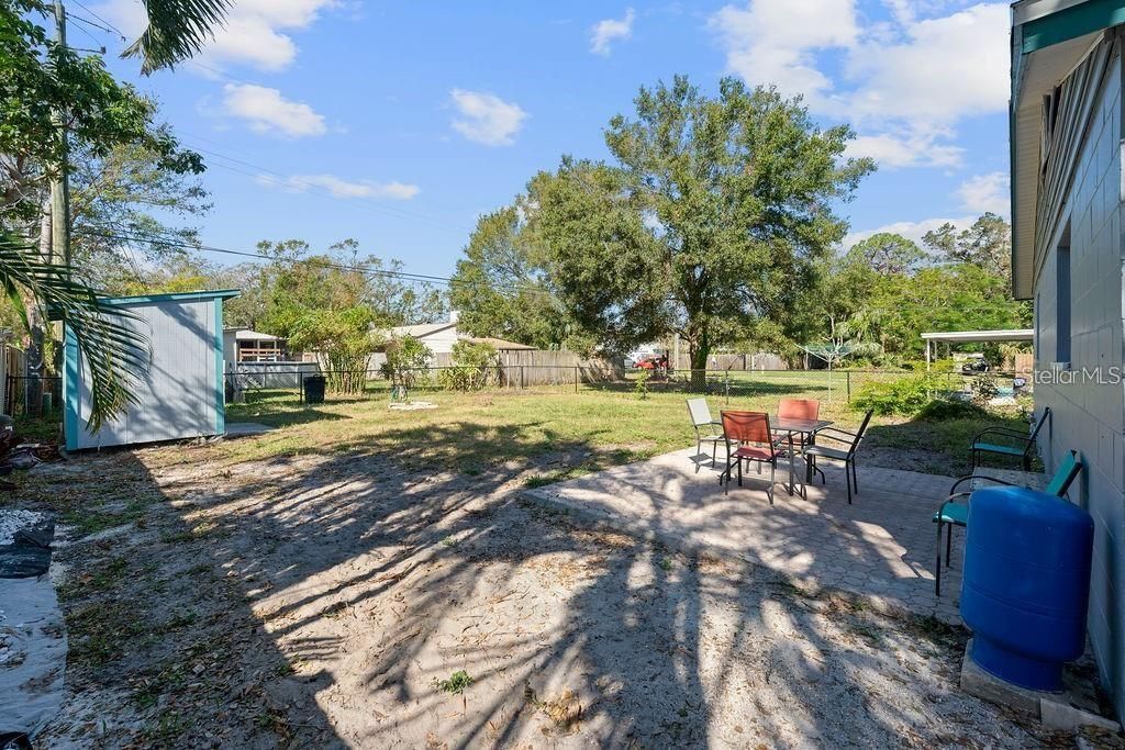 Active With Contract: $309,990 (3 beds, 1 baths, 991 Square Feet)